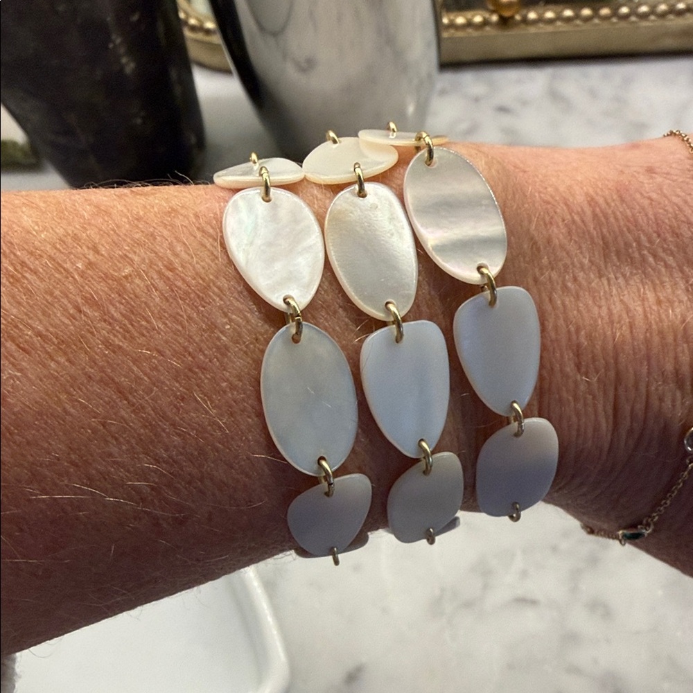 Elegant White Shell Bracelet
